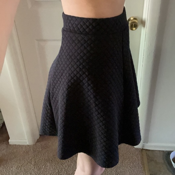 H&M High waisted black circle skirt size small - Picture 4 of 5